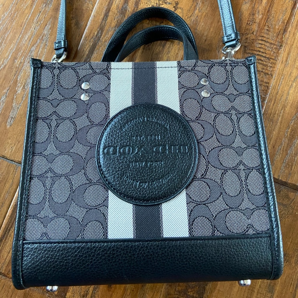 Like new Coach handbag